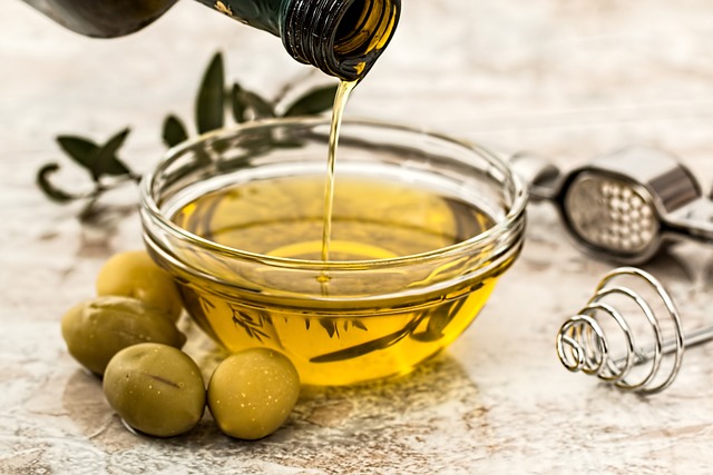 Czy oliwa z oliwek tuczy? Sprawdzamy!